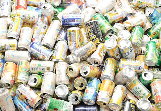 アルミ缶、スチール缶、ペットボトル、高価買取いたします！