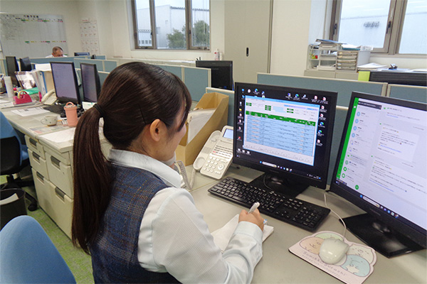 翌日の予定の確認・廃棄物管理票の準備