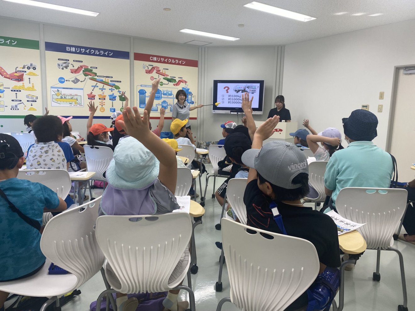 立山町社会福祉協議会様が見学に来社されました。